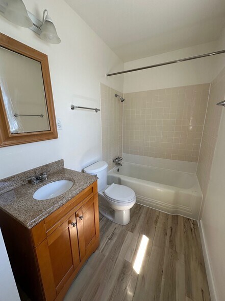 More Photos Of 1496 167th Ave, Ashland Apartments For Sale