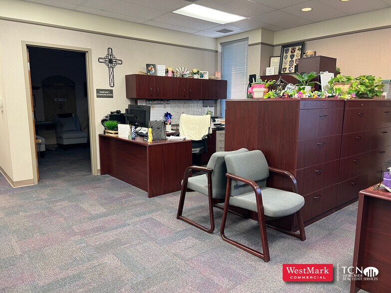 More Photos Of 1323 58th St, Lubbock Office For Lease