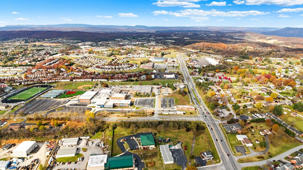 More Photos Of 125 Scattergood Dr NW, Christiansburg Office For Sale