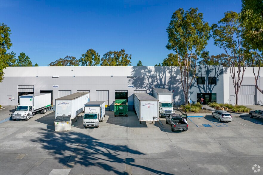 More Photos Of 11055 Technology Pl, San Diego Warehouse For Lease