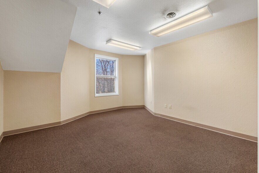 More Photos Of 1010 9th St, Rapid City Medical For Sale