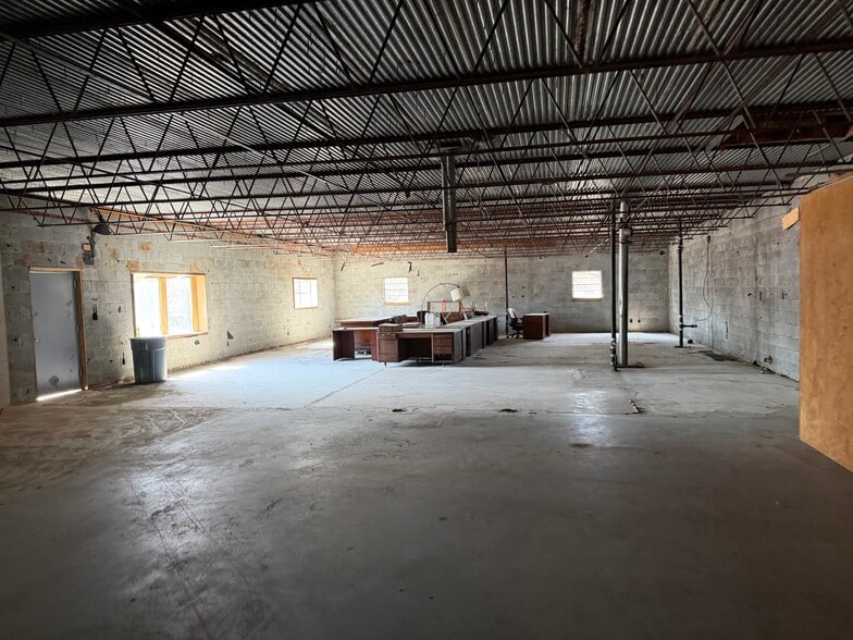 More Photos Of 5420 Old Floyd Rd, Mableton Warehouse For Sale