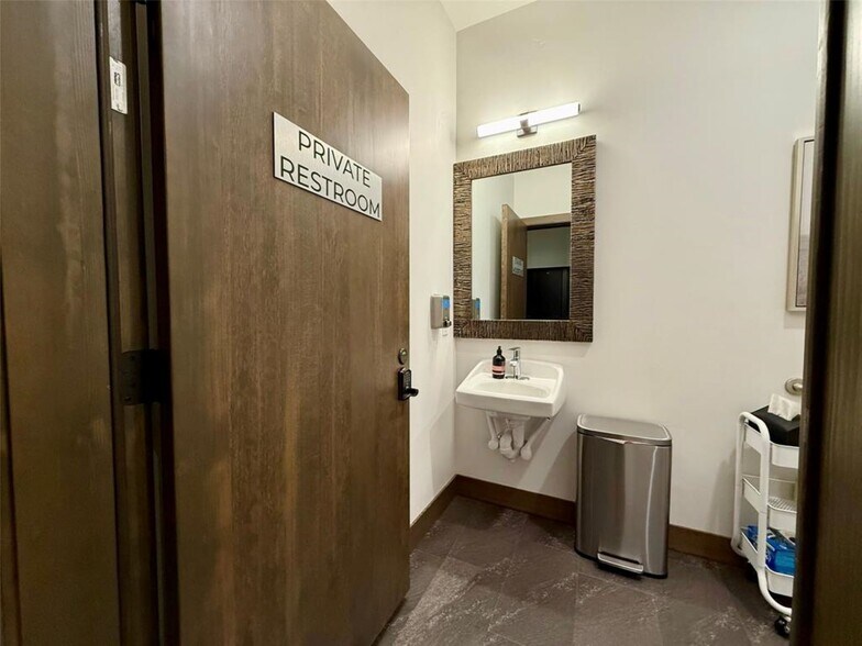 More Photos Of 206 Lupfer Ave, Whitefish Office For Sale