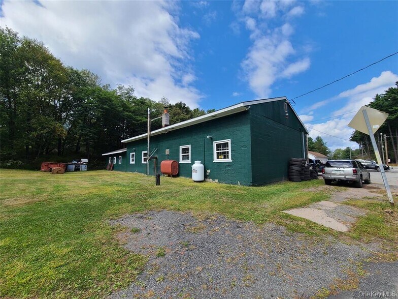 More Photos Of 36 Cold Spring Rd, Monticello Industrial For Sale