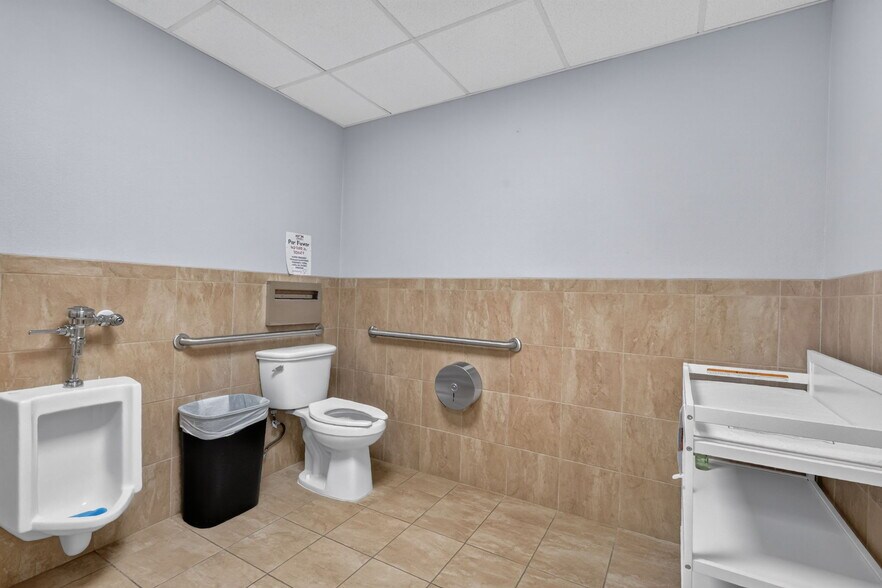 More Photos Of 3319 13th St, Saint Cloud Warehouse For Sale