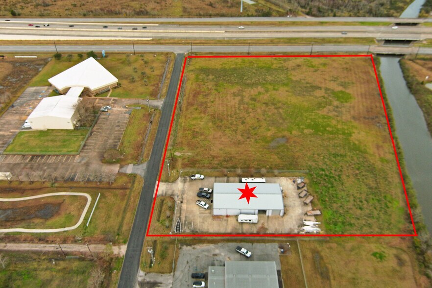 More Photos Of 1070 N Pine Rd, Texas City Light Distribution For Sale