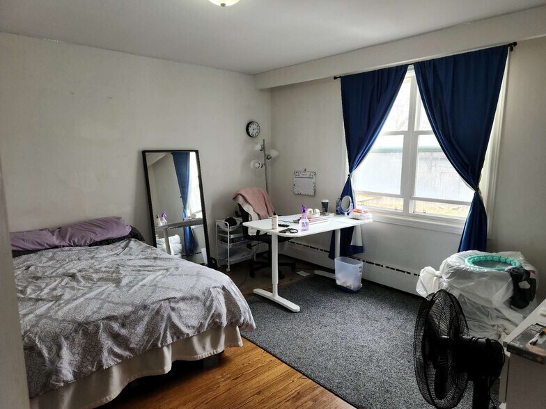 More Photos Of 50 Amherst Av, Toronto Apartments For Sale