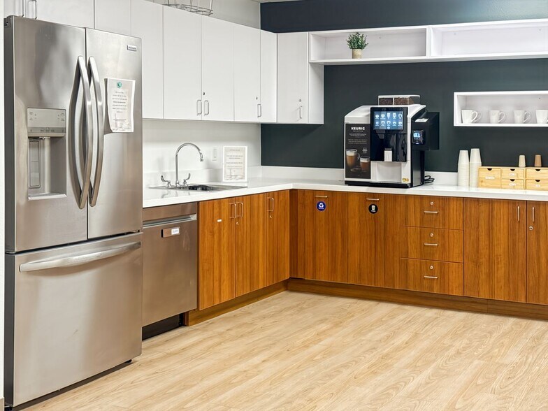 More Photos Of 101 Convention Center Dr, Las Vegas Coworking Space