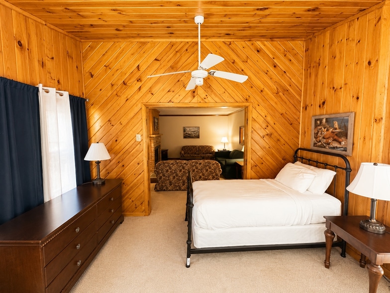 More Photos Of 1545 Us-9, Lake George Hotel For Sale