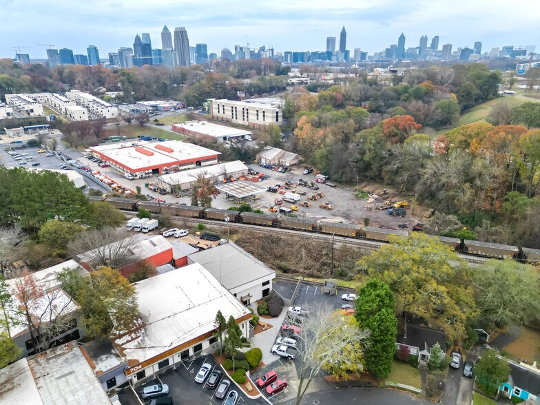 More Photos Of 704-710 Berkeley Ave, Atlanta Loft Creative Space For Lease