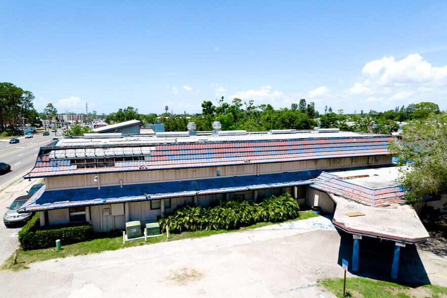 More Photos Of 5131 14th St W, Bradenton Restaurant For Sale