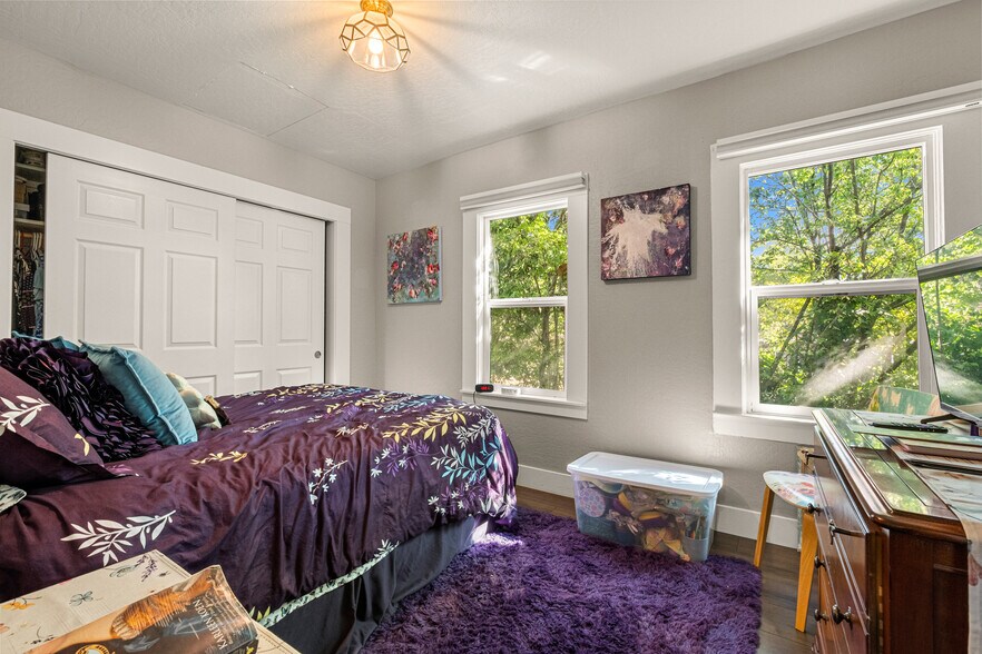 More Photos Of 320 Taylor Rd, Newcastle Specialty For Sale