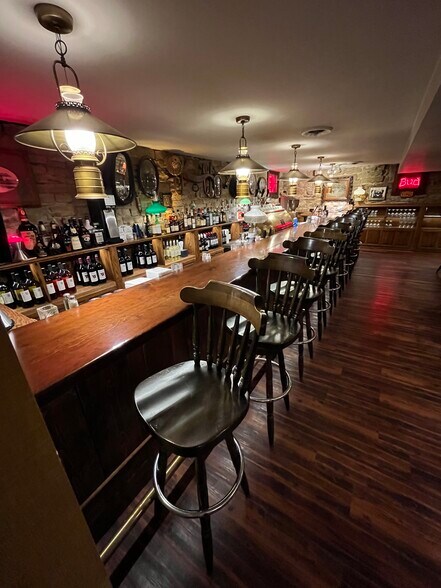 More Photos Of 690-692 State Route 66, Leechburg General Retail For Sale