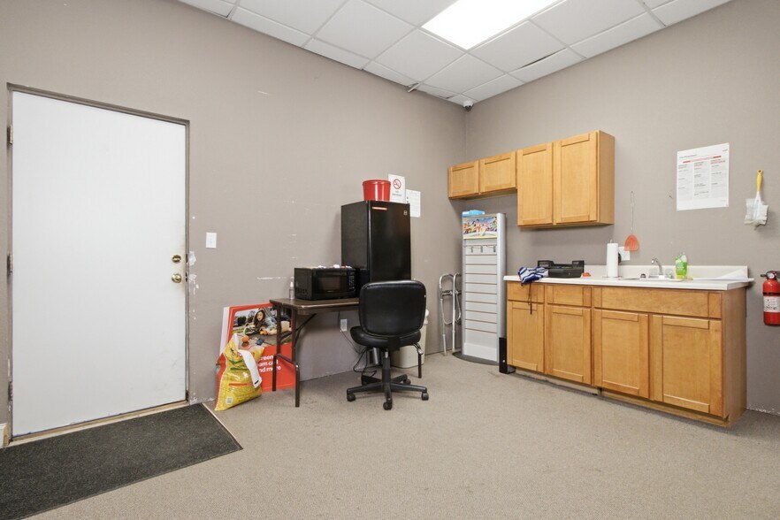 More Photos Of 1213 Highway 63, Houston General Retail For Sale