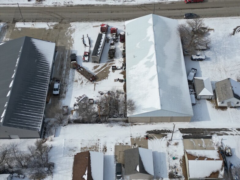 More Photos Of 104 11th St NE, Austin Warehouse For Lease