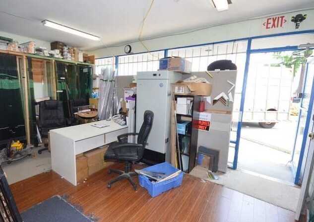 More Photos Of 2981 Simpson Rd, Richmond Showroom For Sale