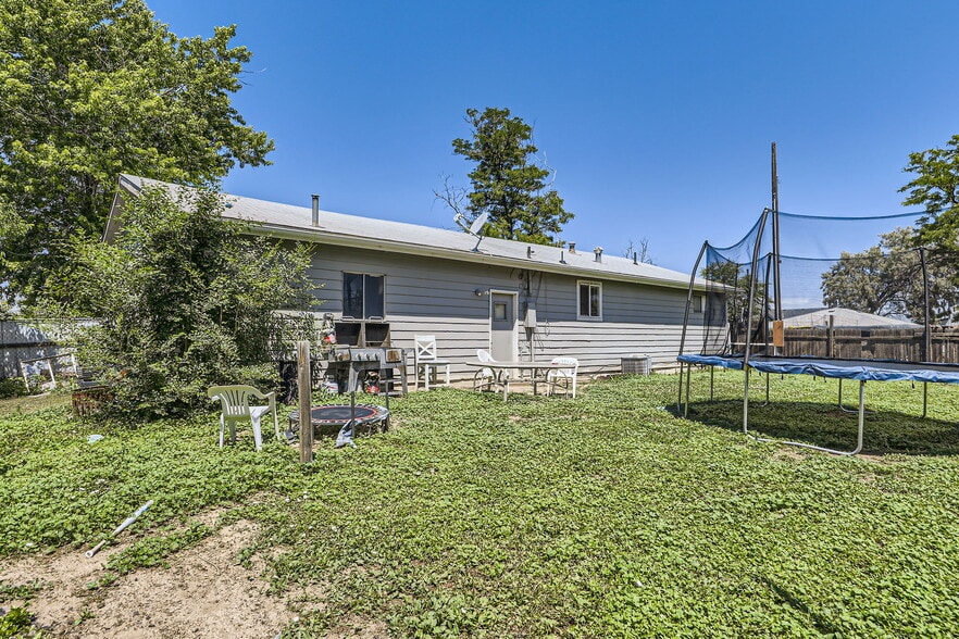 More Photos Of 8690 Verbena St, Commerce City Warehouse For Sale