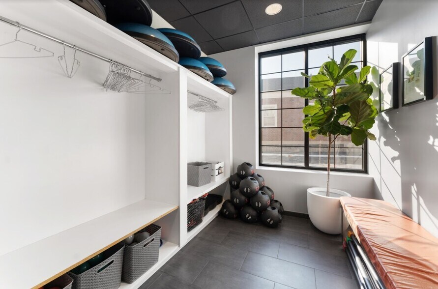 More Photos Of 230 E Ogden Ave, Hinsdale Medical For Lease