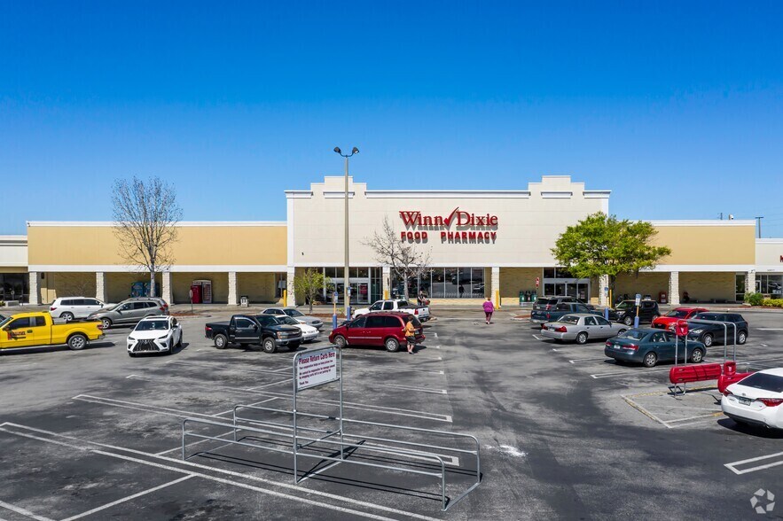 More Photos Of 4855-4879 E Irlo Bronson Memorial Hwy, Saint Cloud Unknown For Lease