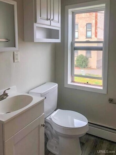 More Photos Of 308 Cleveland Ave, Ishpeming Medical For Sale