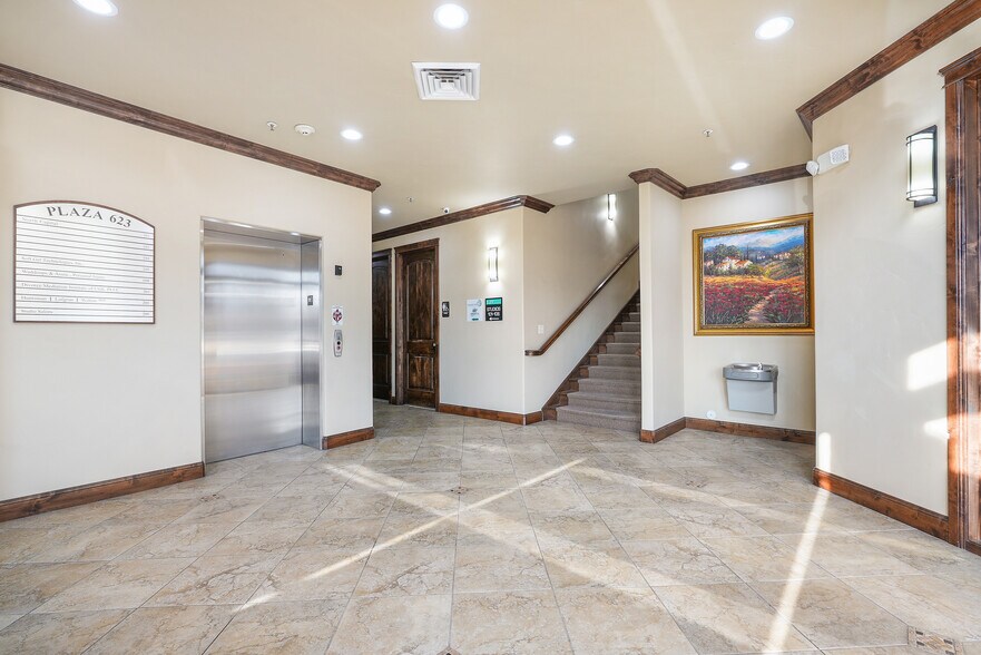 More Photos Of 623 E Fort Union Blvd, Midvale Medical For Sale