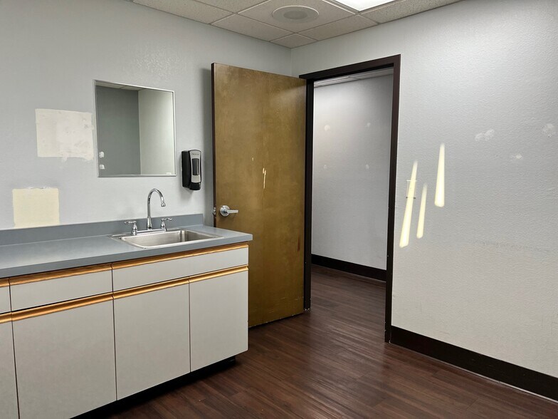 More Photos Of 4488 S Pecos Rd, Las Vegas Medical For Lease