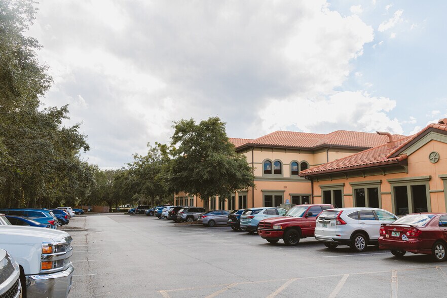 More Photos Of 1301 S International Pky, Lake Mary Medical For Lease