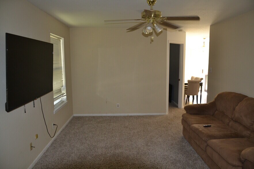 More Photos Of 100 Shady River Dr, Junction Apartments For Sale