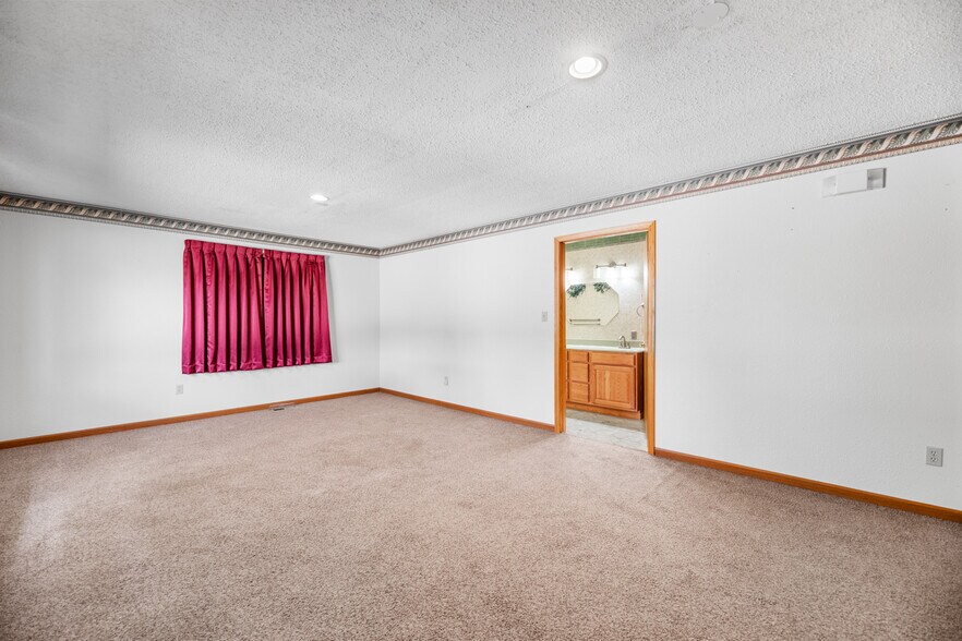 More Photos Of 106 Shadybrook Dr, Cheney Office For Sale