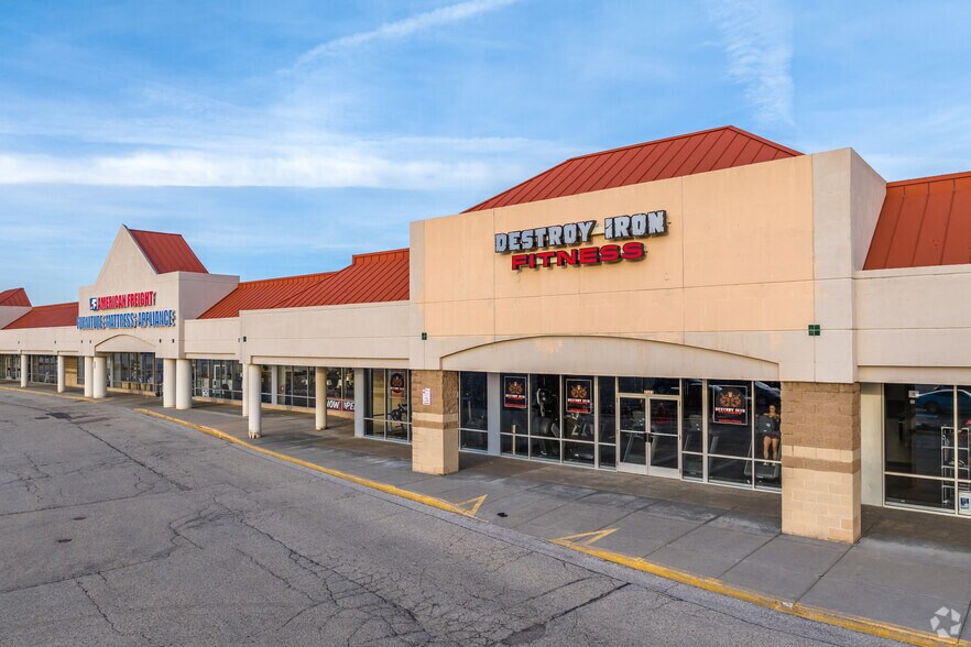 More Photos Of 2211-2417 S Green Bay Rd, Racine Unknown For Lease