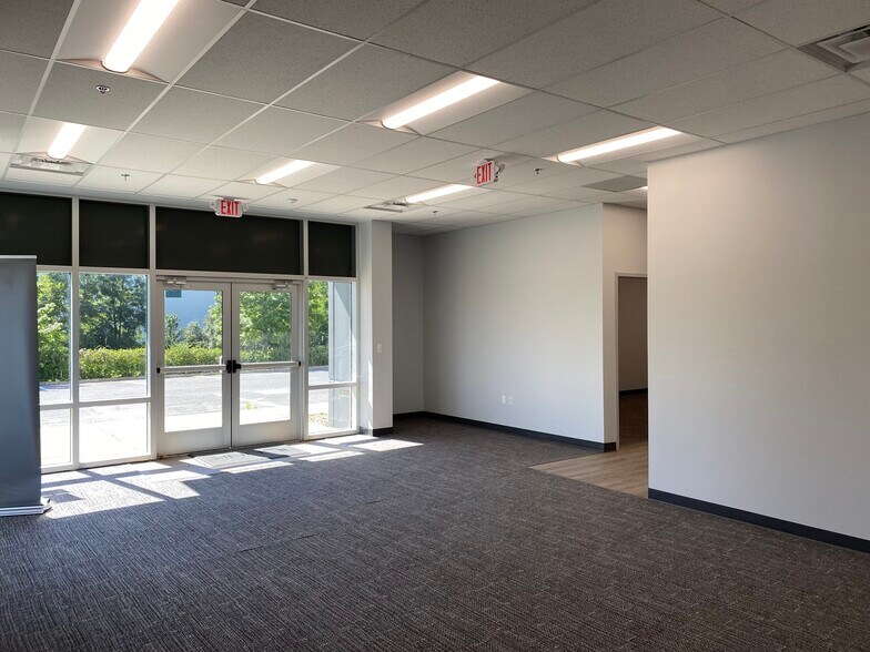 More Photos Of 321 Apple Valley Rd, Winchester Warehouse For Lease