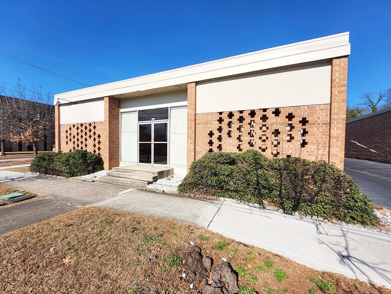 More Photos Of 2301 Devine St, Columbia General Retail For Lease