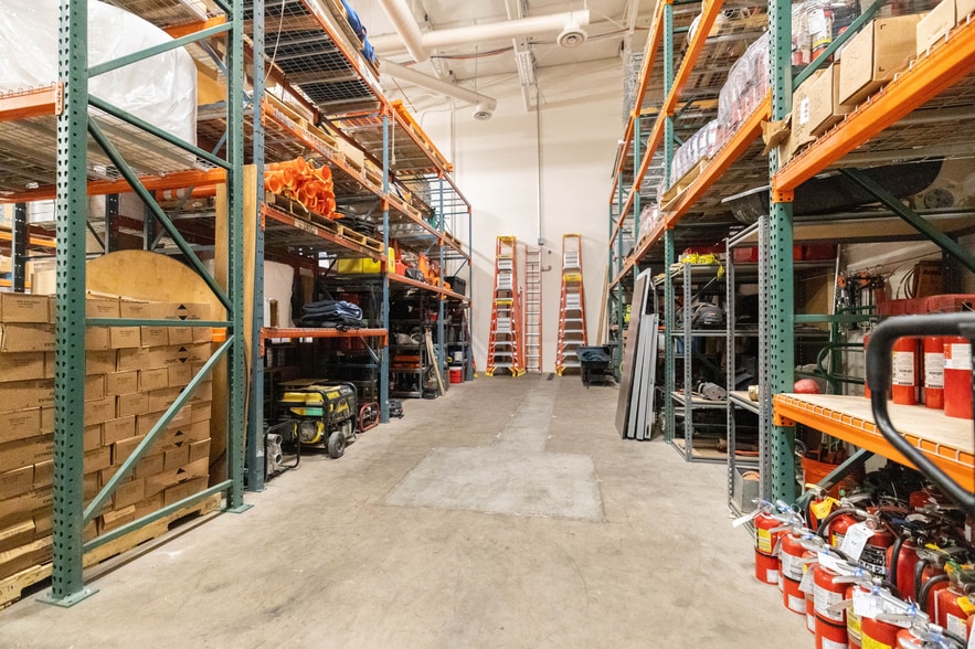 More Photos Of 2065 W Obispo Ave, Gilbert Light Distribution For Sale