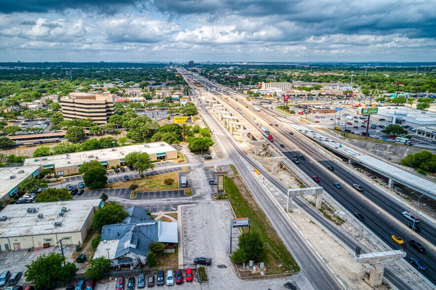 More Photos Of 2800 NE Loop 410, San Antonio Light Distribution For Lease