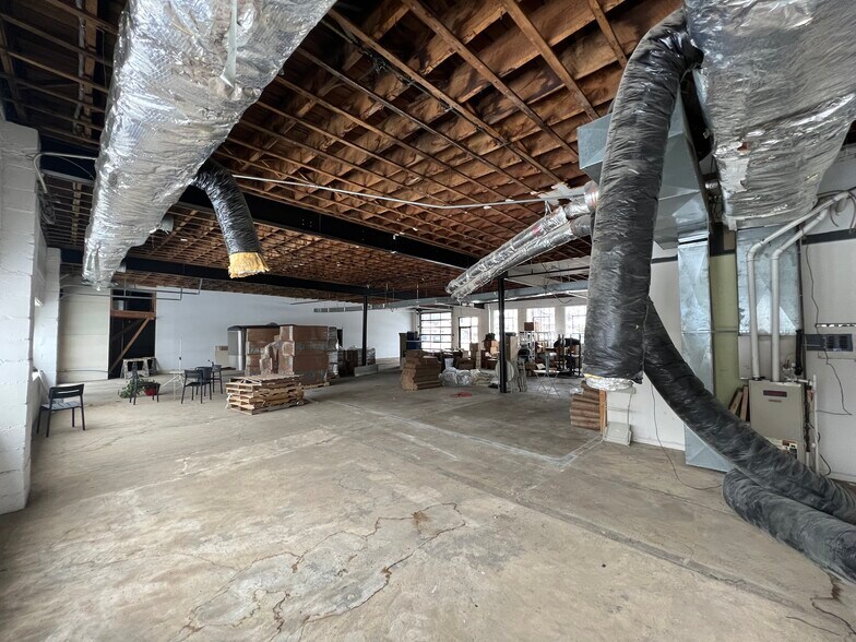 More Photos Of 804 W Main St, Owosso General Retail For Lease