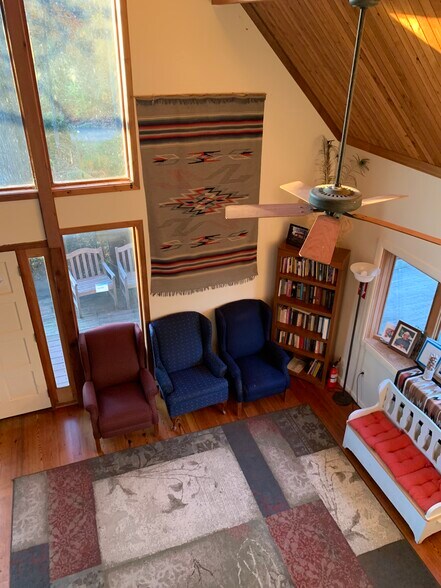 More Photos Of 16913 Germantown Rd, Germantown Religious Facility For Lease