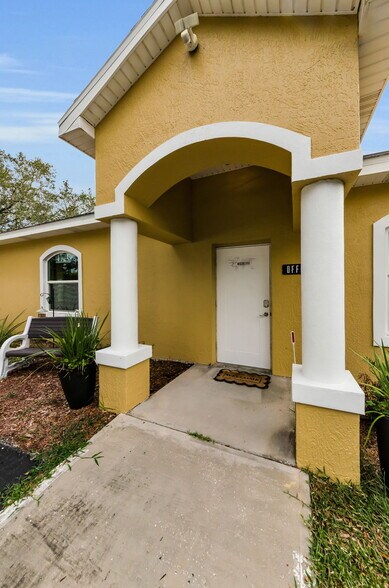 More Photos Of 11748 La Madera Blvd, Port Richey Office For Sale