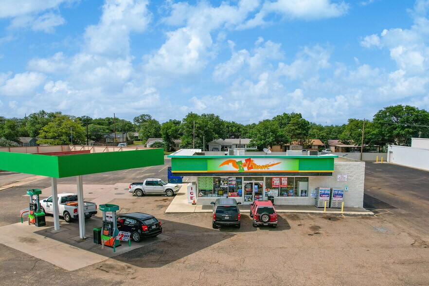 Primary Photo Of 4426 34th St, Lubbock Convenience Store For Sale