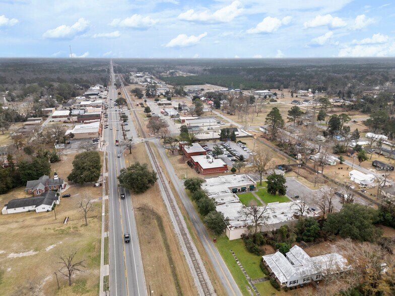 More Photos Of 175 W Railroad St, Pembroke Storefront For Sale