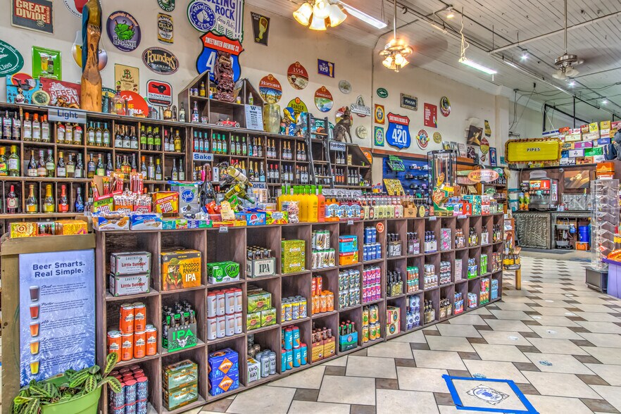 More Photos Of 305 8th St, Augusta Freestanding For Lease