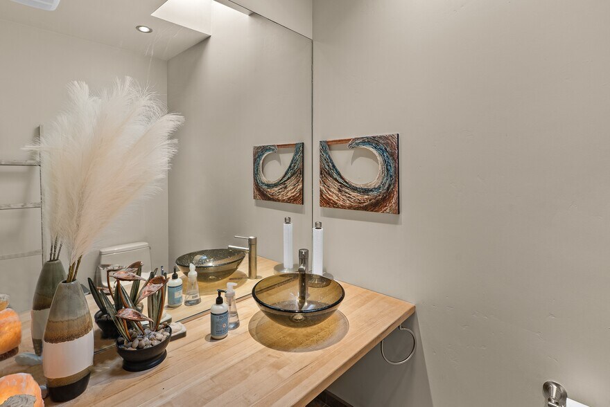 More Photos Of 45 Birch Blvd, Sedona Medical For Sale