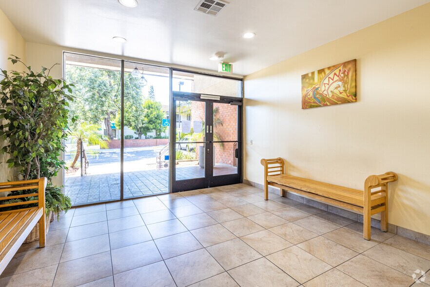 More Photos Of 2112 E 4th St, Santa Ana Office For Lease
