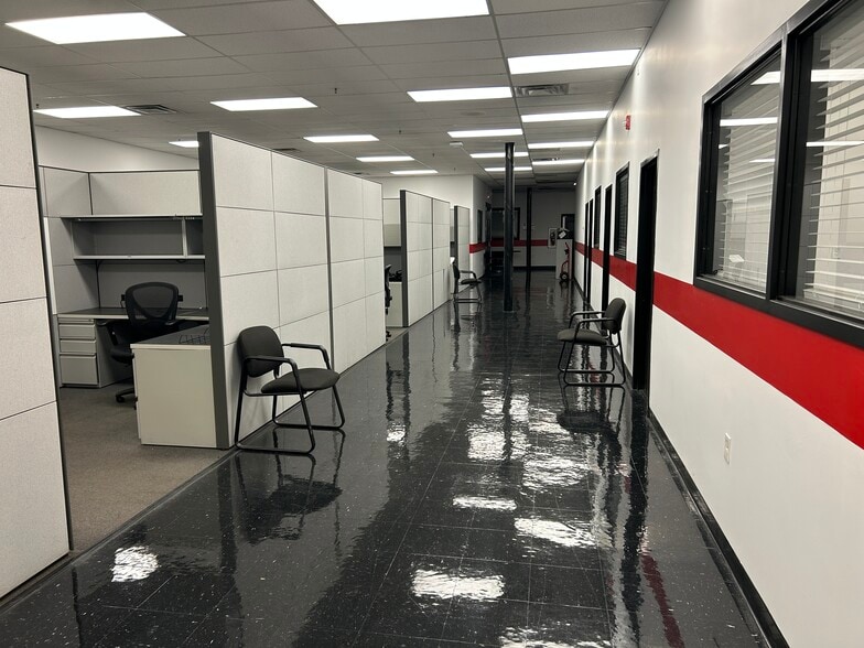 More Photos Of 1801 Russellville Rd, Bowling Green Manufacturing For Sale
