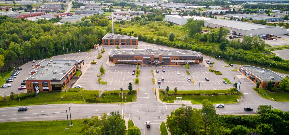 More Photos Of 480 Huronia Rd, Barrie Office For Lease