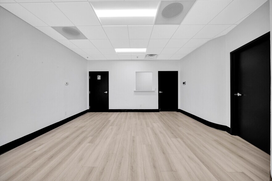 More Photos Of 4045 E Union Hills Dr, Phoenix Medical For Sale