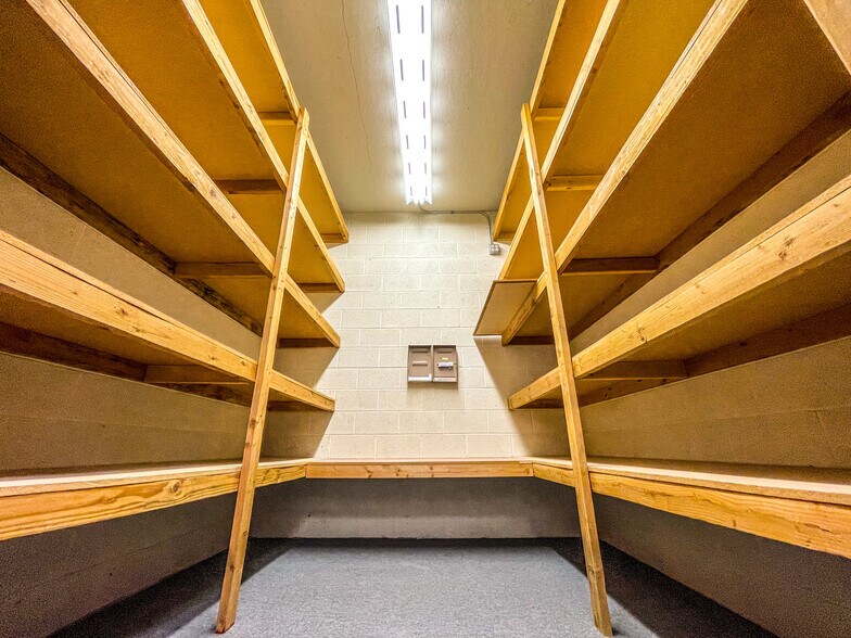 More Photos Of 1675 S Mojave Rd, Las Vegas Warehouse For Sale