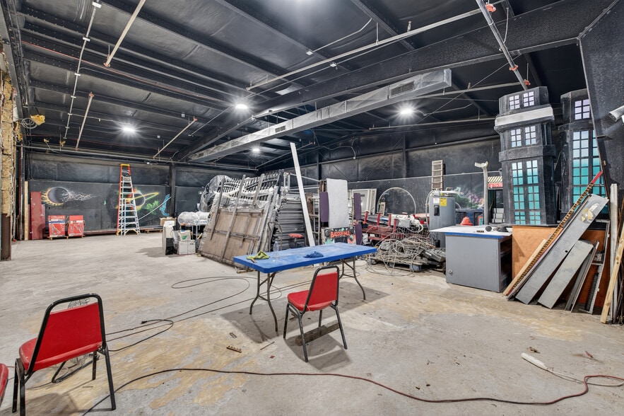 More Photos Of 2606 Cherry Brook Ln, Pasadena Warehouse For Sale