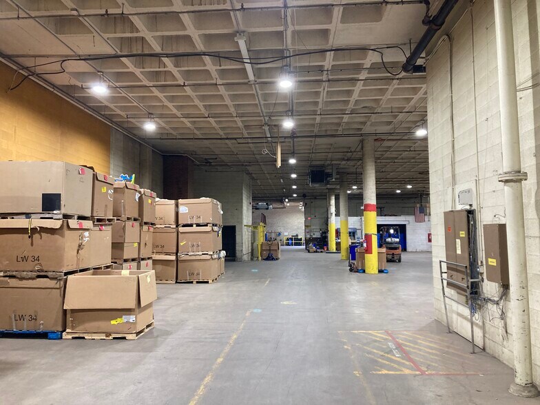 More Photos Of 700 Garfield Ave, Duluth Freestanding For Sale