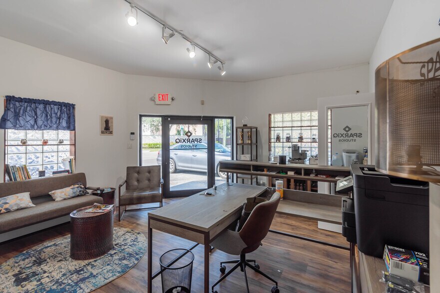 More Photos Of 1100 NE 5th Ter, Fort Lauderdale Storefront Retail Office For Lease