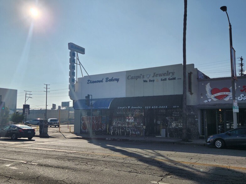 More Photos Of 337 N Fairfax Ave, Los Angeles Storefront For Sale
